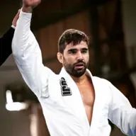 #27 - SMART TALKS: Salvando Crianças e o Mundo com Judô - Entrevista com o Campeão Brasileiro de Judô - Sensei Leon