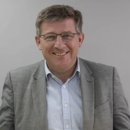 S2 Ep1461: Charity Chief Exec's Customer Update 08/11/2025