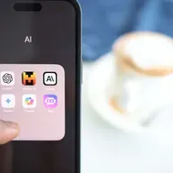 L’IA générative à l’école : alliée d’apprentissage ou tricherie 2.0 ? (Magazine)