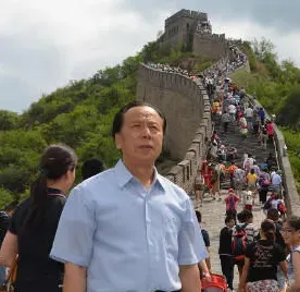 我端坐在时光里 作者：碑林路人 朗诵：李斗星