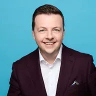 Trump's ballroom in Doonbeg, & Ireland’s welcoming passport officers - Oliver's Take