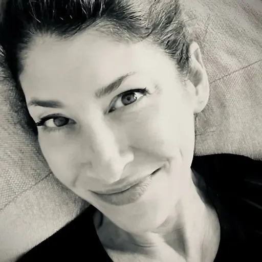 Filmmaker Elena Neuman on Resilience: “Looking Up” Documentary
