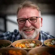 Dwie tony klusek miesięcznie. Pyzy, flaki gorące i Qlue_Ski