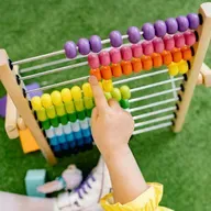 Kā bērnam jau pirmsskolā sadraudzēties ar cipariem un radīt prieku par matemātiku?