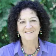 Therapist’s Guide to Inner Calm Resonates Amid Rising Mental Health Crisis