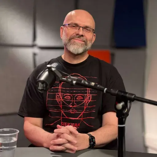 Adrian Chmielarz. Bez zachwytów nad warszawską gastronomią.