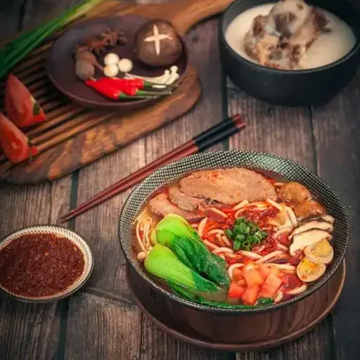 叶浅韵:过桥米线和跳脚米线