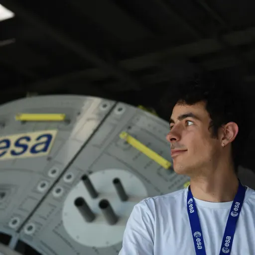 El último joven de Generación Intrépida nos demuestra que los que no superan los 25 años llegan, incluso, hasta la luna 