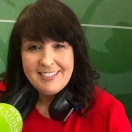 Maighréad Uí Annluain  ó Sheomra na Nuachta.