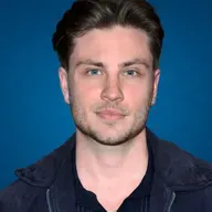 Jannik Schümann: „Es fiel eine Last von meinen Schultern, die ich vorher nicht gespürt habe“