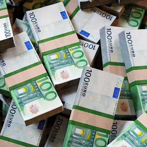 Risparmio fermo, 1.500 miliardi sui conti: la sfida del Salone è trasformarlo in crescita
