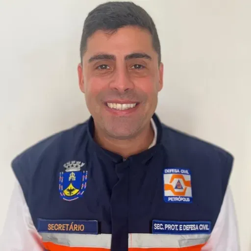 Entrevista com o Secretário de Defesa Civil de Petrópolis, Guilherme Moraes