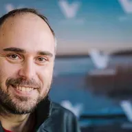 Käbi ei kuku... Triinu Meriste ja Tobias Tammearu