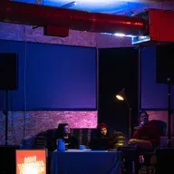 Ece Canlı e Rojin Sharafi