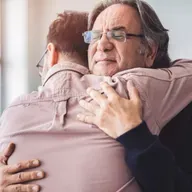 Ζεις ακόμα με τους γονείς σου; Ίσως φταίει αυτό το σύνδρομο