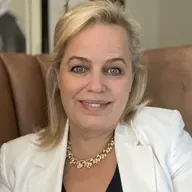 Jennifer Hunt Murty (The Power of Journalism, Exposing Abuse and the First Responder Leadership Crisis) - Episode 1147