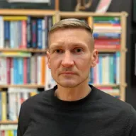 26.12.25 Äripäeva Raamatuklubi. Istuv töö rikub pikkamisi rühi ja tervise