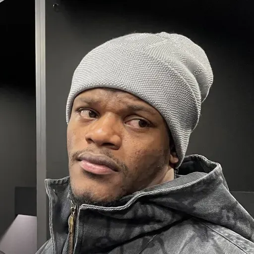 Lamar Jackson discusses his back injury and hopes of being able to return to play in Green Bay