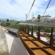 EL MIRADOR T05C168 El puente de El Raal avanza con el izado de su estructura metálica (05/05/2025)