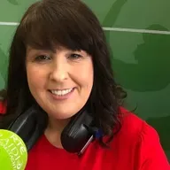 Maighréad Uí Annluain ó Sheomra na Nuachta.