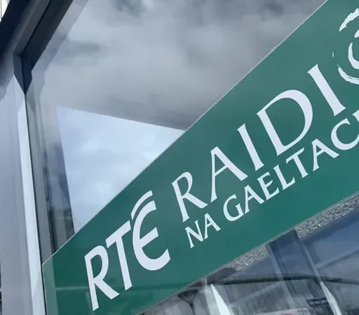 Adam Mac Con Midhe, dornálaí.