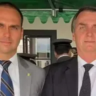Bolsonaro defende que Eduardo fique nos EUA: 'Se voltar, está preso'