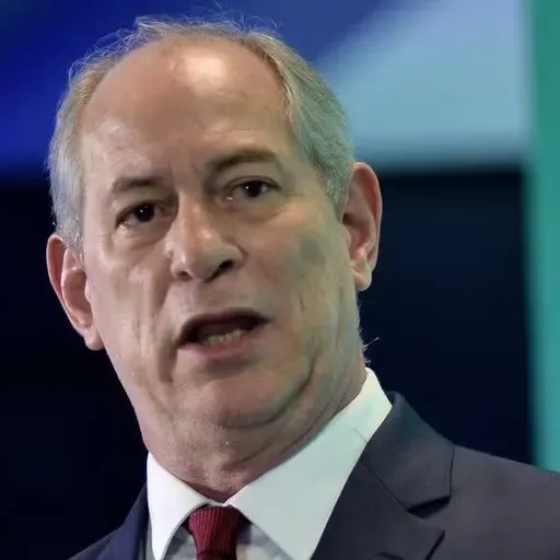Ciro Gomes formaliza filiação ao PSDB