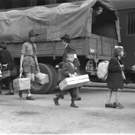 Hilfe für Kriegskinder - Aus den Trümmern ins Schweizer Paradies