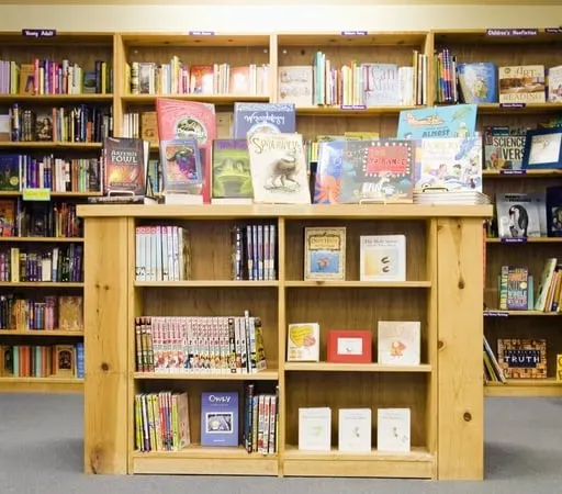 Labhrás Ó Finneadha, Scríbhneoir.