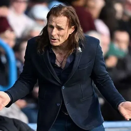 1150: Listen: Gillingham manager Gareth Ainsworth speaks after their 4 - 1 loss to Bromley