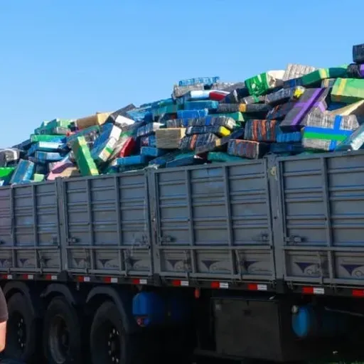 Paraguai faz maior apreensão de maconha da história na fronteira com Brasil