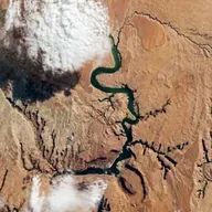 🌊🎙 ¿Sabías que solo el 0.006% del agua dulce fluye por los ríos?