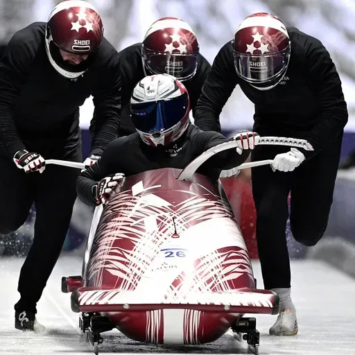 Spēļu priekšpēdējā dienā starti bobslejistiem, distanču slēpotājiem un biatlonistēm