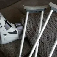 Īslaicīgi kustību ierobežojumi bērniem: kā mierīgāk sadzīvot ar traumu