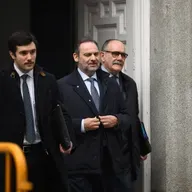 Raúl del Pozo: "Ábalos fue en una furgoneta llena de señoritas que acabó en violencia"
