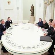 Turpinās sarunas, turpinās karš. Netanjahu lūdz apžēlošanu. Trampa apsūdzības Venecuēlai