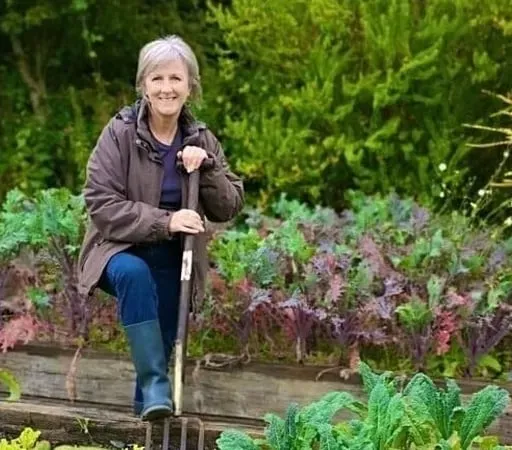 Deirdre Ní Bhraonáin - Garraíodóir Chluain na dTor.