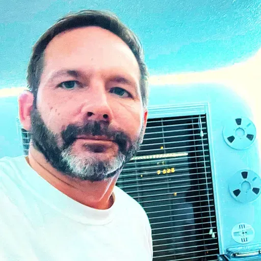 NEIL RAZZ on CRIB RADIO - December 19, 2025