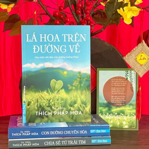 Lá hoa trên đường về