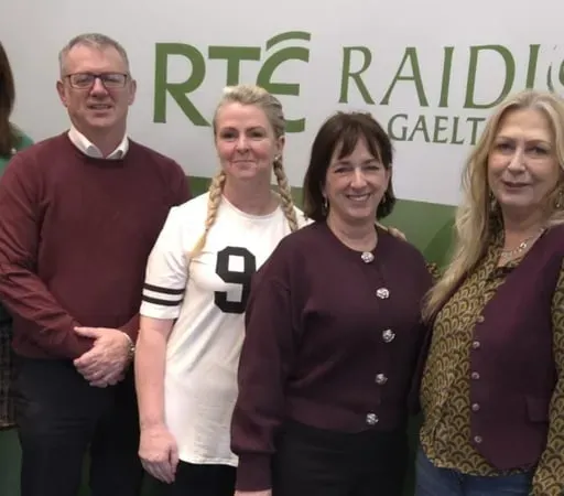 Frances Uí Mhíocháin, Bernie Mhic Aodha, agus Mairéad Ní Mhaonaigh.