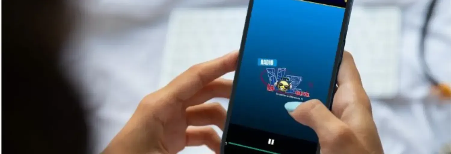 Radio La Voz  104.7 FM