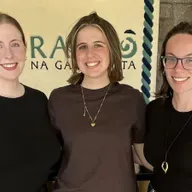 Ciara Ní Chonghaile, Roseanne Ní Cheallaigh agus Aifric Ní Scolaí.