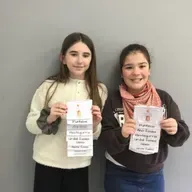 Elene eta Nora.  Laranjak