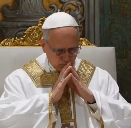 Papa Leão XIV pede cessar-fogo em Gaza e lamenta ataque à única igreja católica na região