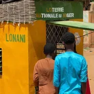 À Niamey, les jeunes et les femmes séduits par les jeux de hasard (Magazine)