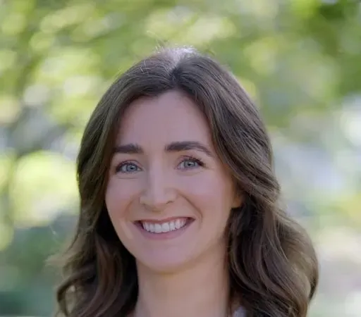 Príomhscéalta an Iarthair.