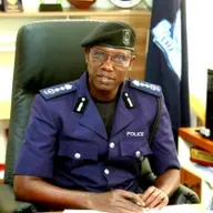 Li Ci Deuk Bi 2025-12-15 19:00