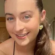 Aisling Ní Mhathúna, leas-chathaoirleach ar an gCumann Faisin.