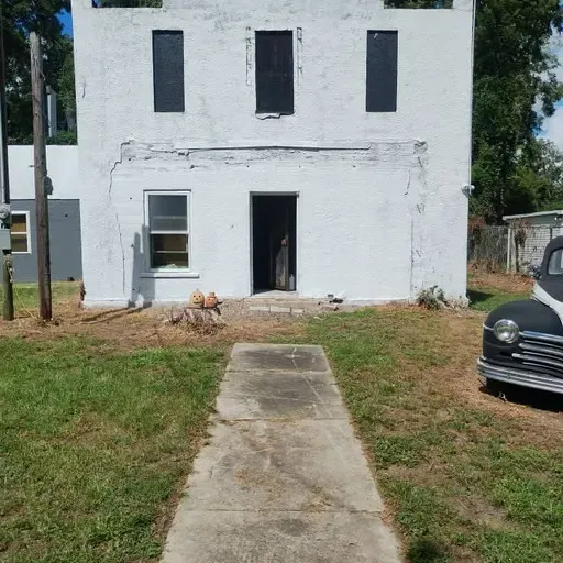 Inside the Historical Gilchrist County Jail – A Conversation with Patrick