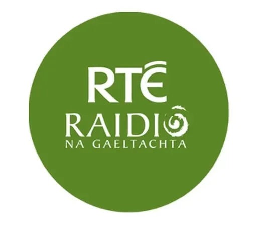 Páidí Mac Gearailt agus Sinéad de Búrca, ón gCuallacht Ghaelach.